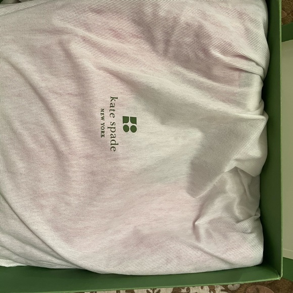 Kate Spade fuchsia wool, Paisleyinside, dust bag and original box2009 UNUSED - Picture 2 of 11